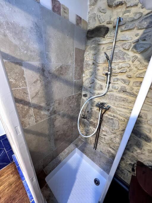 La Maison De Blanche Neige Assignan 外观 照片
