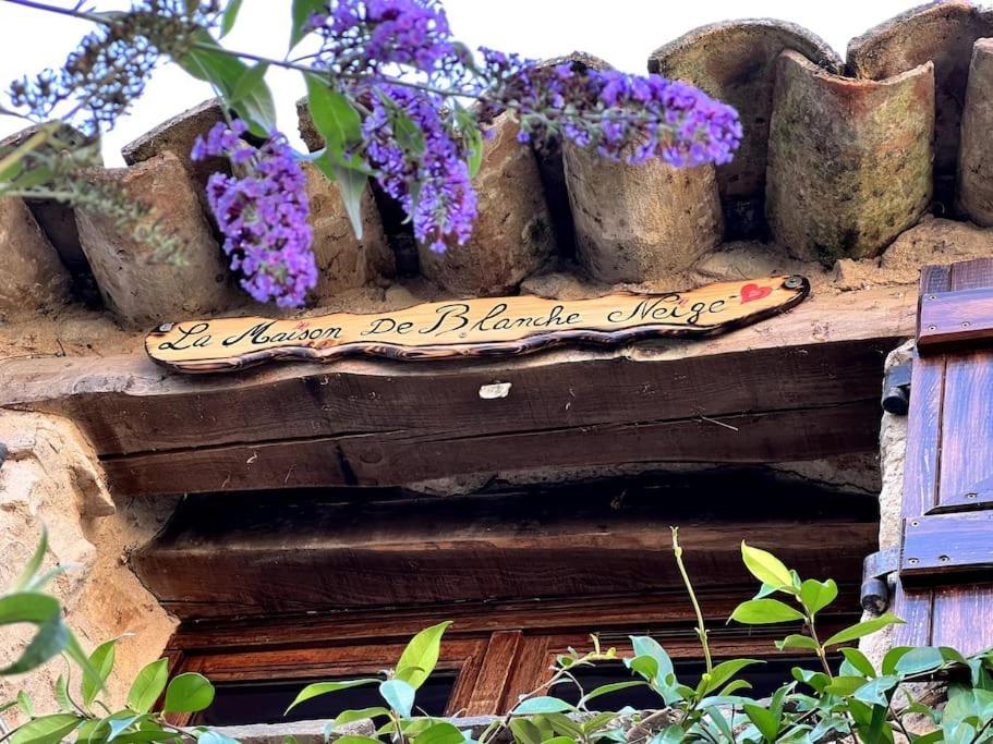 La Maison De Blanche Neige Assignan 外观 照片