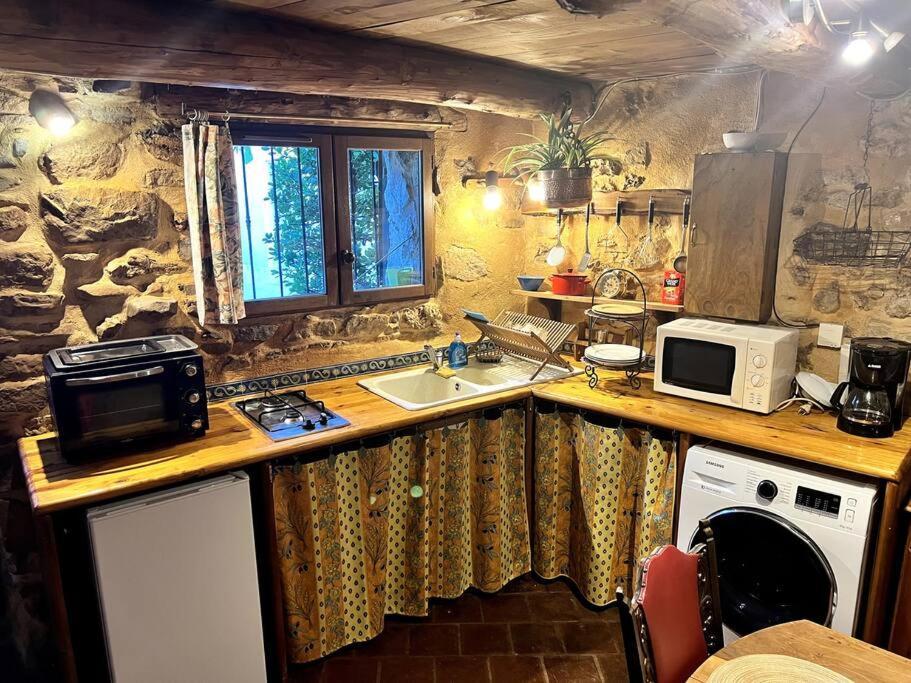 La Maison De Blanche Neige Assignan 外观 照片
